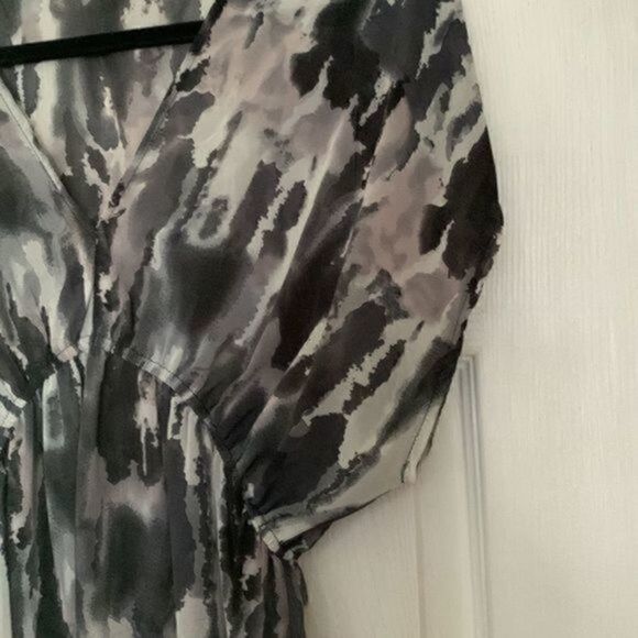 Logix gray & black printed sleeveless empire waist beach coverup size small - Picture 11 of 13